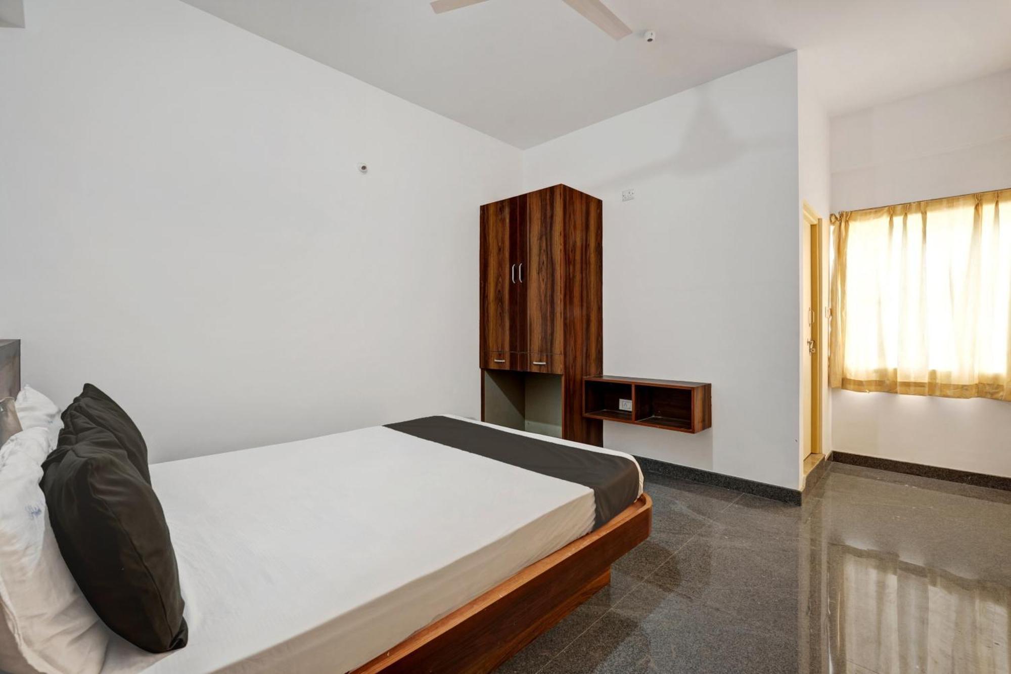 Oyo Hotel Bungalow Inn Lodging & Boarding Bangalore Extérieur photo
