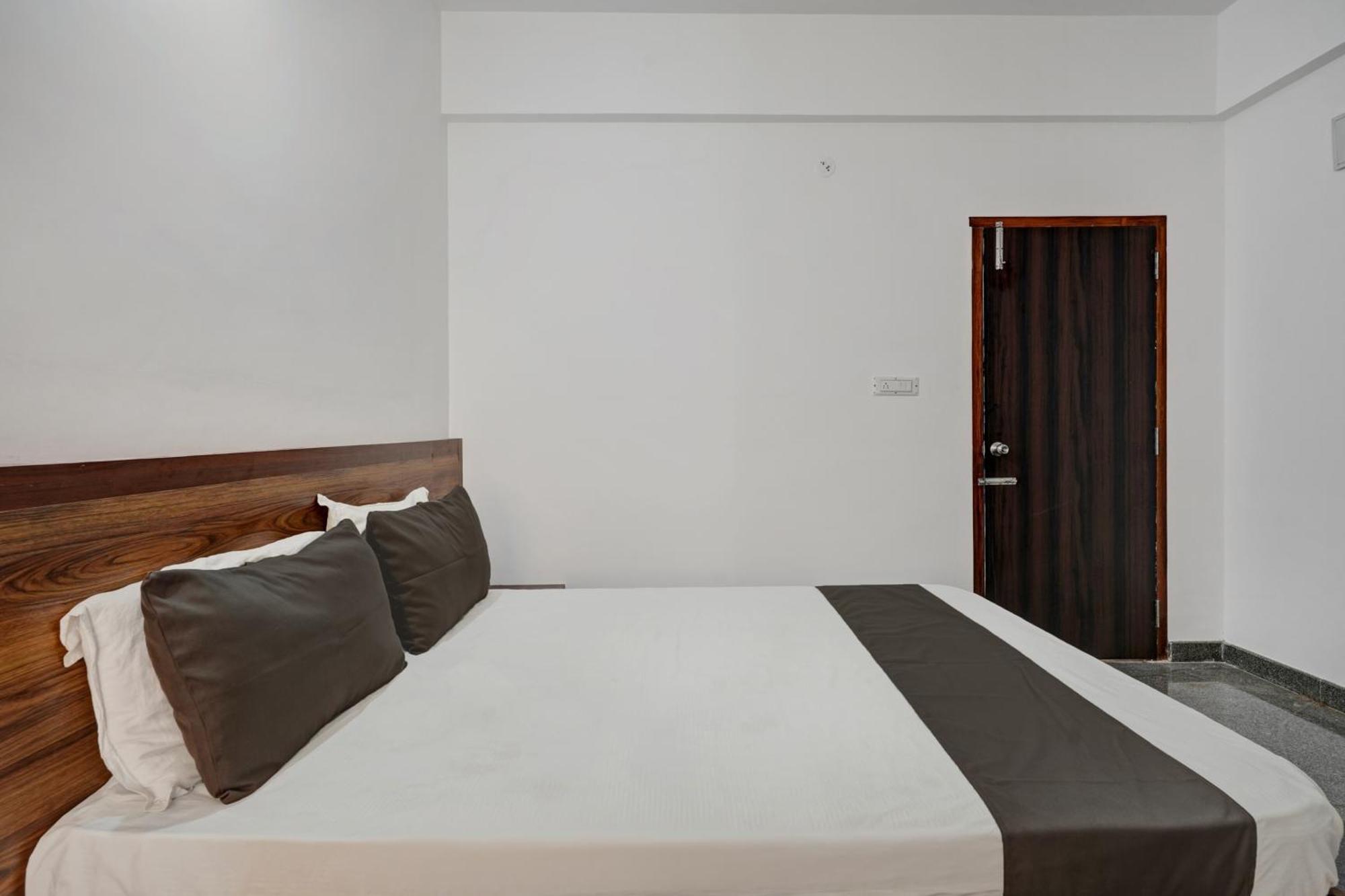 Oyo Hotel Bungalow Inn Lodging & Boarding Bangalore Extérieur photo